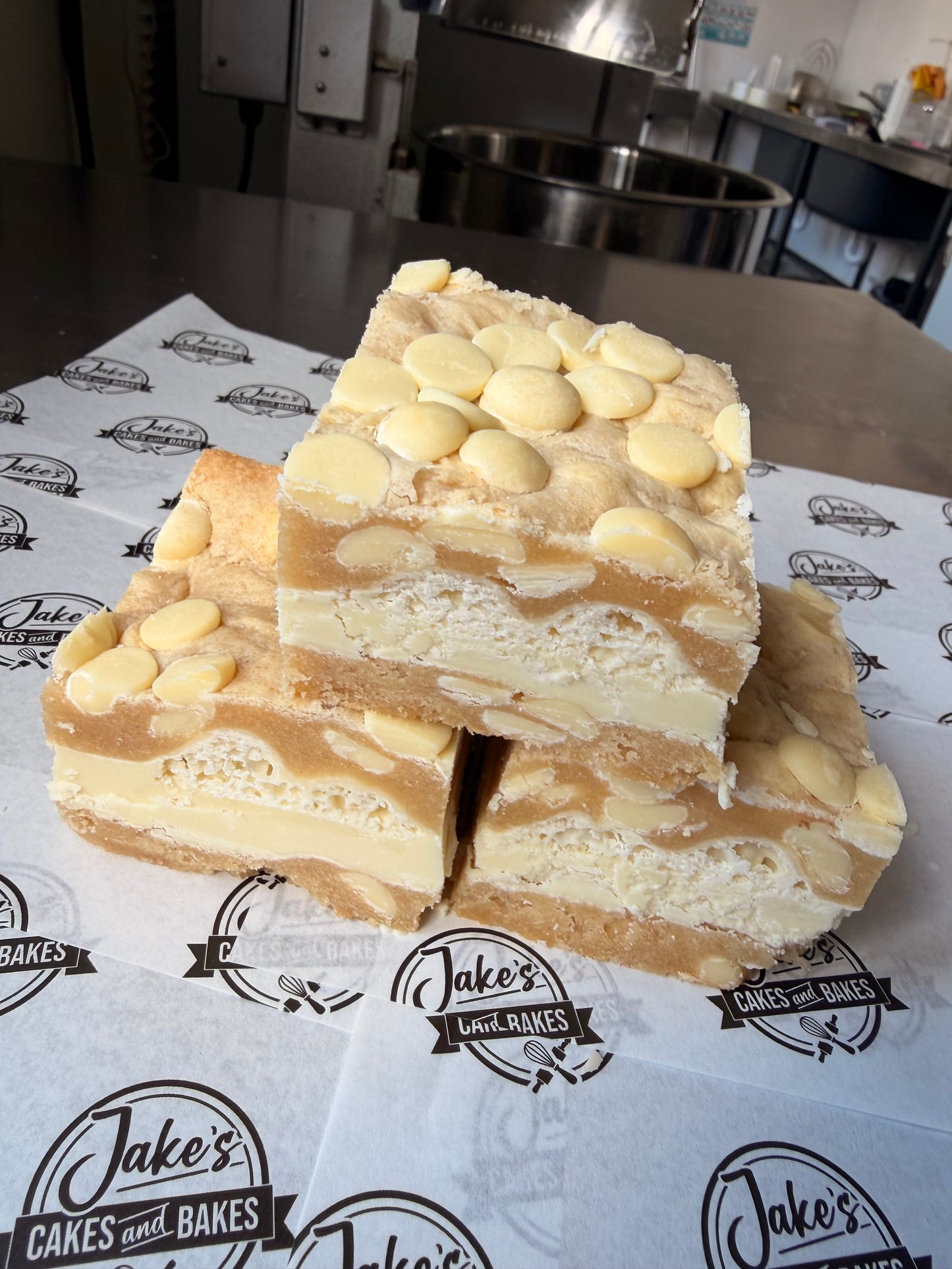 Aero x Milkybar Cookie Slice (V)