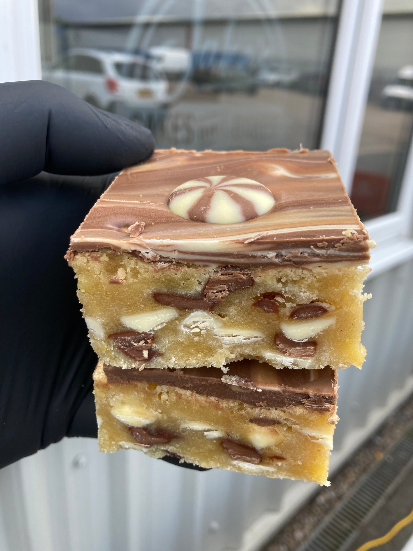 Double Chocolate Blondie (V)