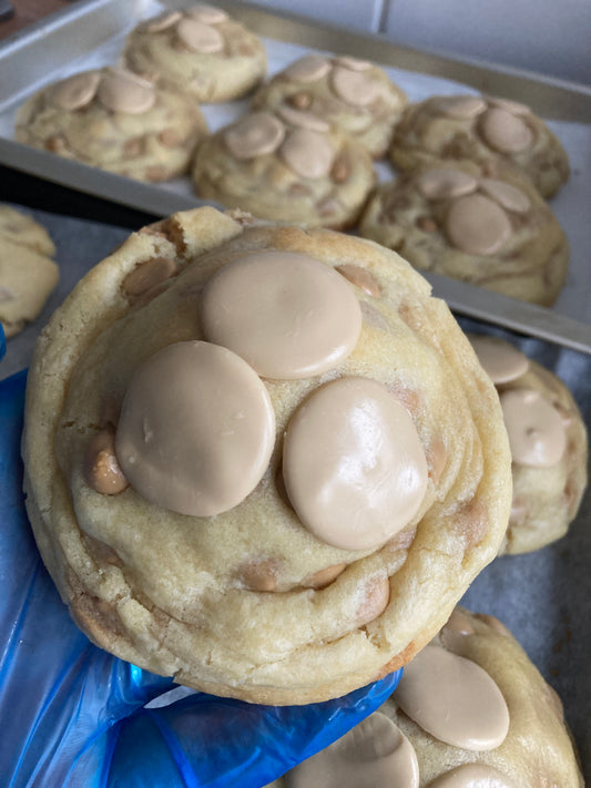 Gold Chocolate Stuffed Cookie (V)