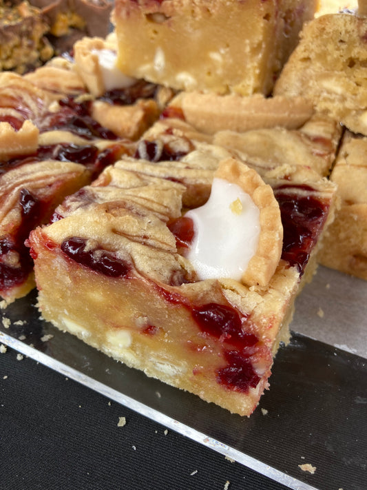 Cherry Bakewell Blondie (V)